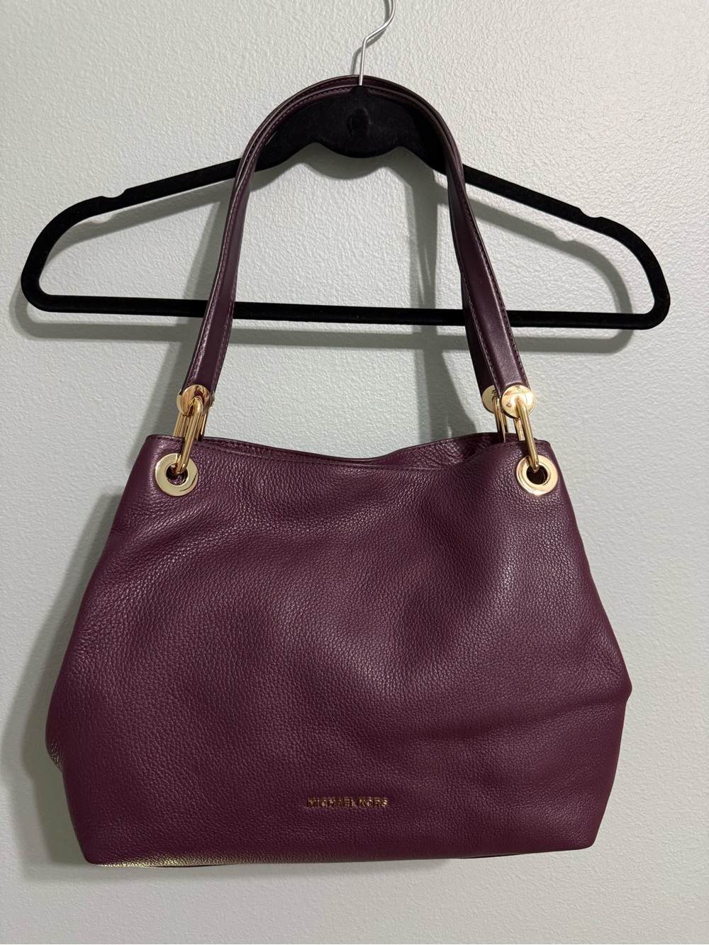 Michael Kors Raven Large Shoulder Leather Bag in Plum